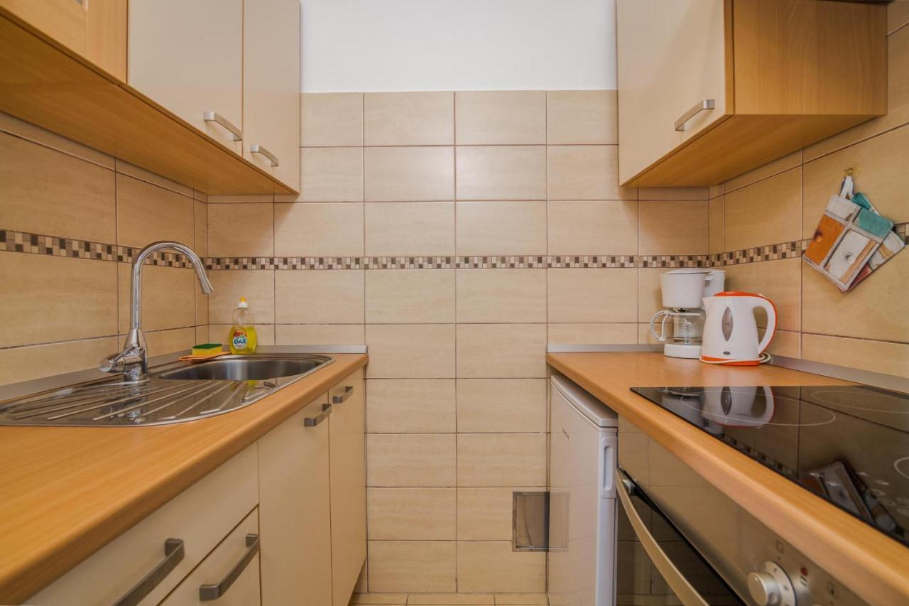Apartments Celeste Климно Экстерьер фото