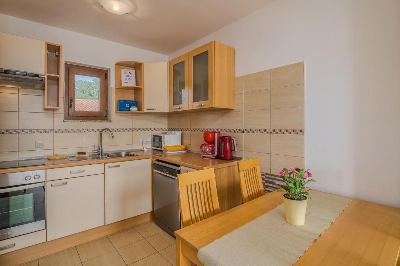 Apartments Celeste Климно Экстерьер фото