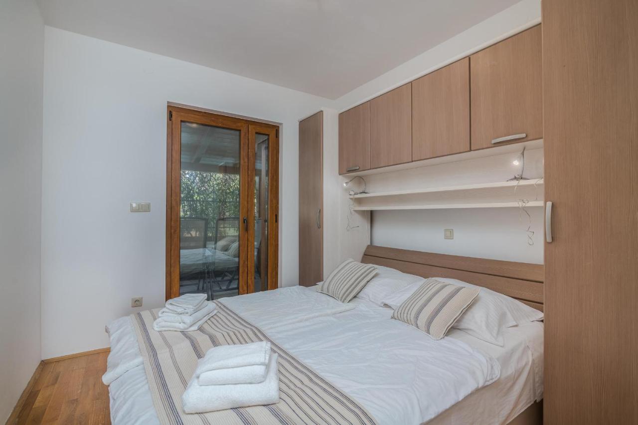Apartments Celeste Климно Экстерьер фото