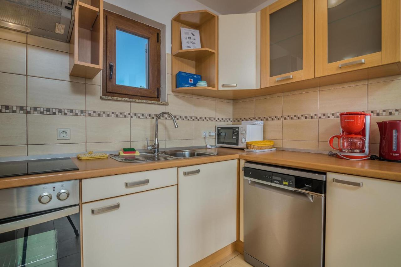 Apartments Celeste Климно Экстерьер фото
