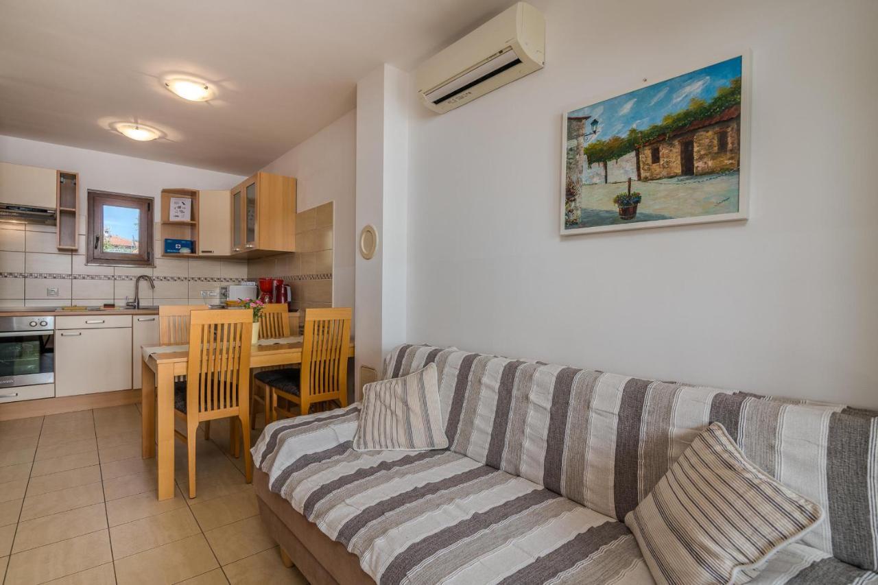 Apartments Celeste Климно Экстерьер фото