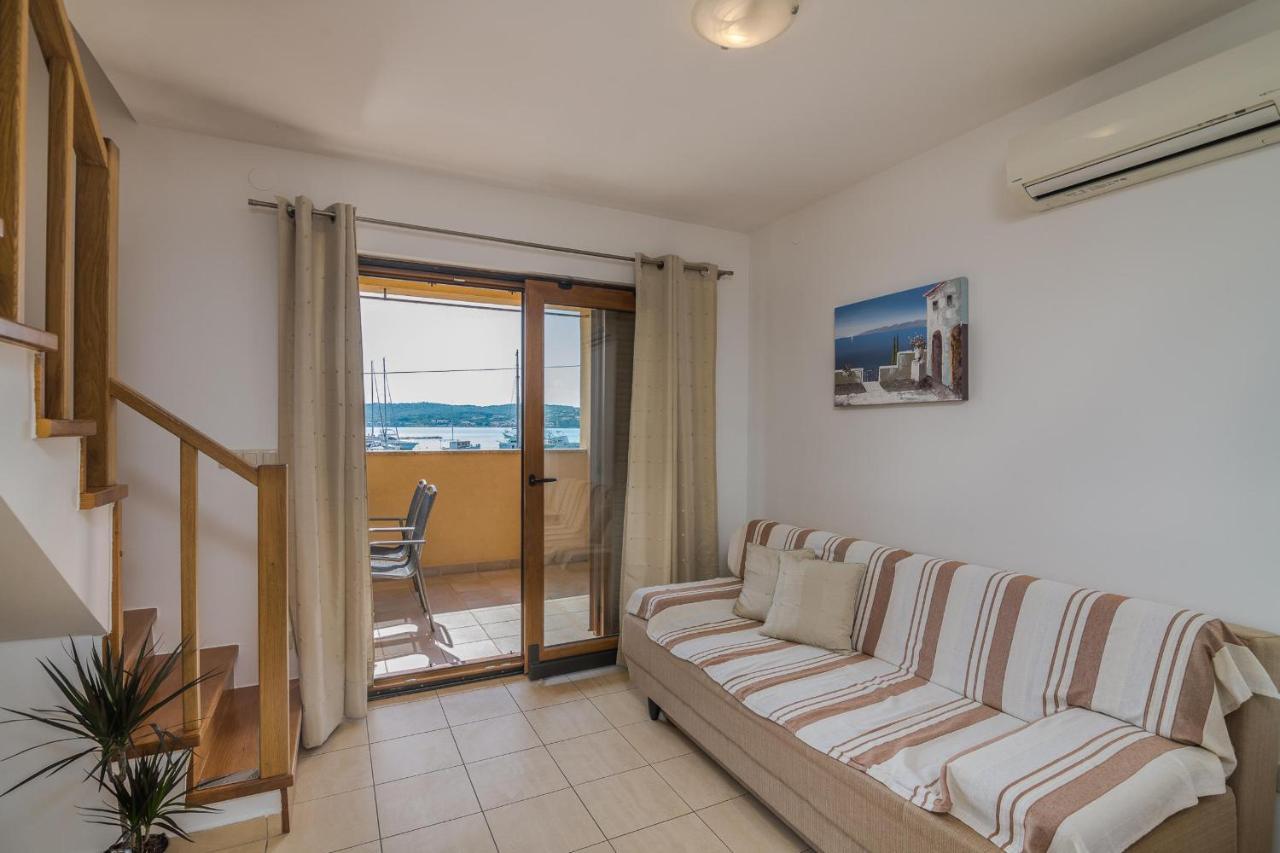 Apartments Celeste Климно Экстерьер фото