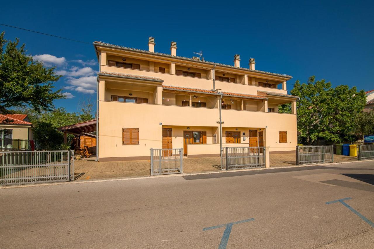 Apartments Celeste Климно Экстерьер фото