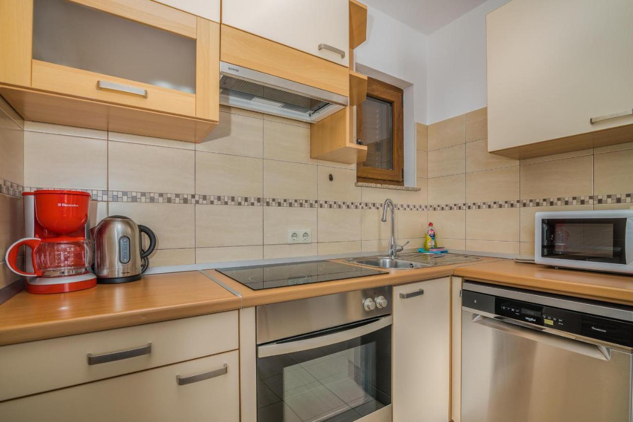 Apartments Celeste Климно Экстерьер фото